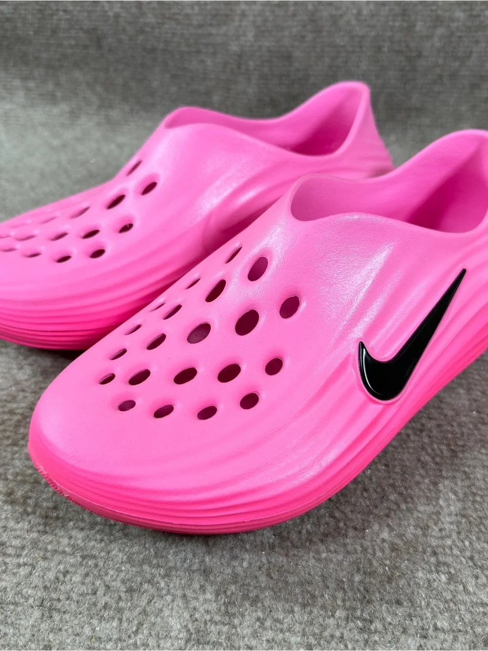 Youth Nike ReactX Rejuven8 Kids Size 5Y Hot Pink Spell Recovery Slip On Clogs